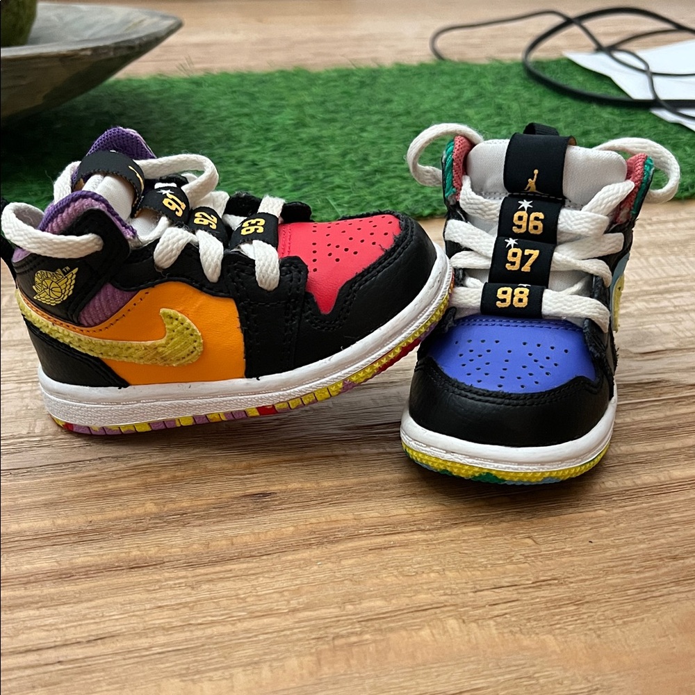 5C Nike Jordan 1 Mid SS Multi-Color Sneaker